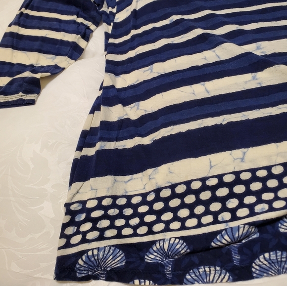 Lucky Brand multi graphic top - Picture 2 of 6